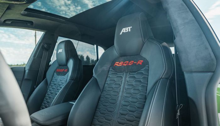 Tampilan kabin Audi RSQ8-R spesial hari ulang tahun ABT Sportline