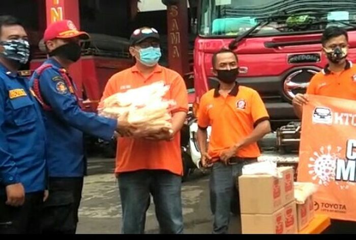 Penyerahan bantuan Alat Perlindungan Diri (APD) dari KTCI Chapter Jakray