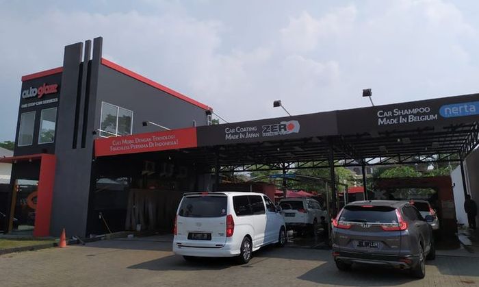 Bangunan Autoglaze One Stop Car Service seluas 2.100m2