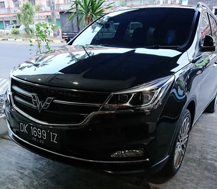 Wuling Cortez asal Bali tampak cantik dengan perubahan emblem dan juga pelek