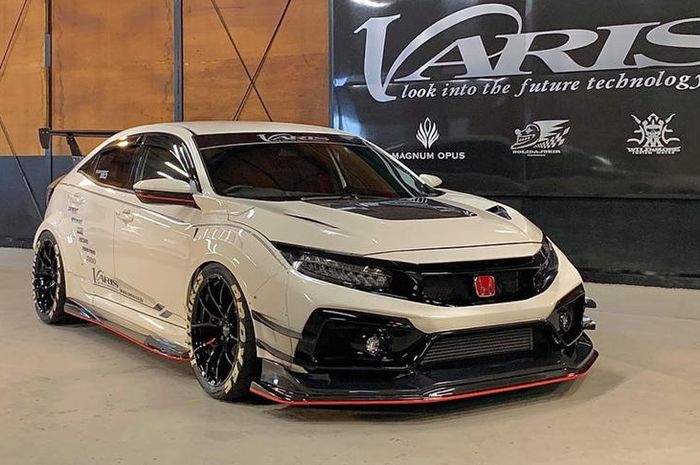 Modifikasi Honda Civic Type R tampil liar dengan body kit Varis