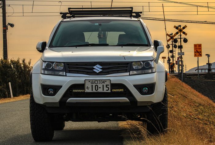 Tampilan depan modifikasi Suzuki Grand Vitara bergaya ALTO