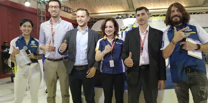 Jajaran ATPM Husqvarna di Indonesia bersama Matteo Guerinoni