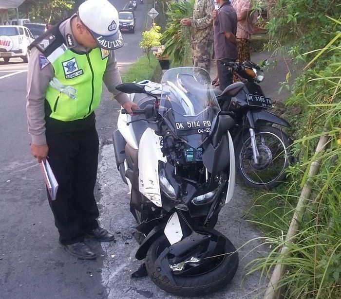 Pihak kepolision menyelidiki kecelakaan Yamaha XMAX dan Supra X