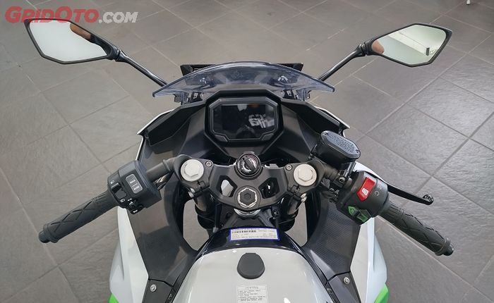 Motor Kawasaki tapi tidak pakai kopling, motor apa ini?