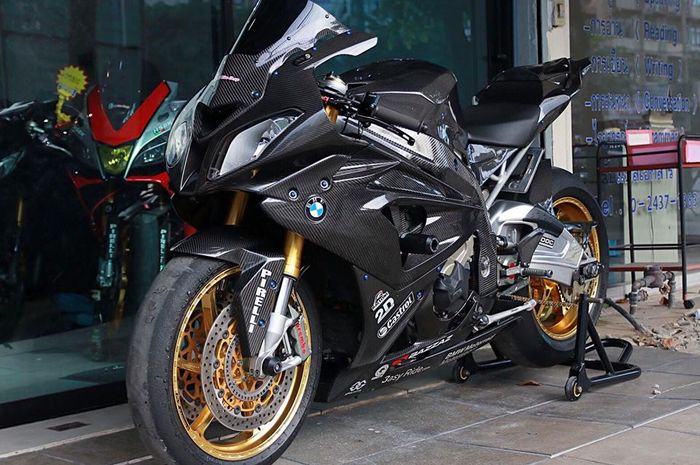 BMW HP4 dibalut karbon jadi mirip motor tes MotoGP