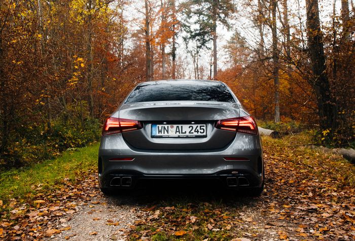 Buritan Mercedes-Benz A-Class Sedan garapan Lorinser