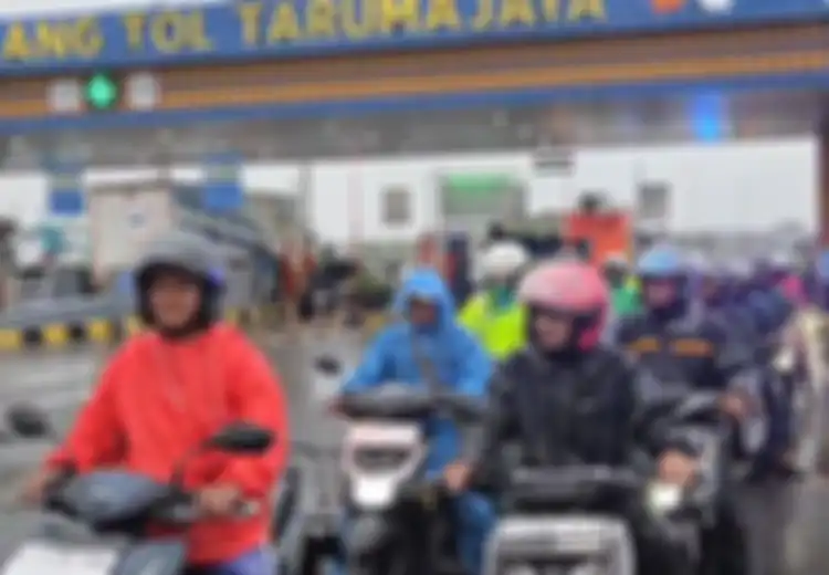 Banjir Bekasi Lumpuhkan Arteri, Ratusan Pemotor Dipersilakan Masuk Tol