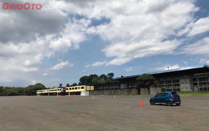 Tak hanya Safety Driving, juga ada perlombaan Slalom yang terdiri dari beberapa mobil seperti Suzuki Ignis, Suzuki Baleno, dan Suzuki SX4 S-Cross