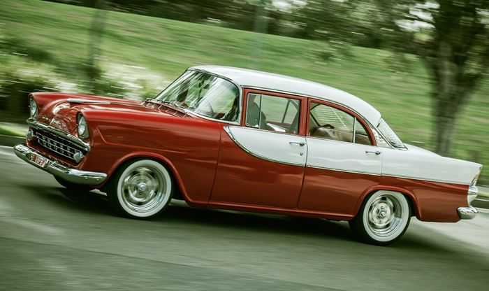 Tampak samping Holden FB Special 1960 hasil restorasi dari Jasson Fuller