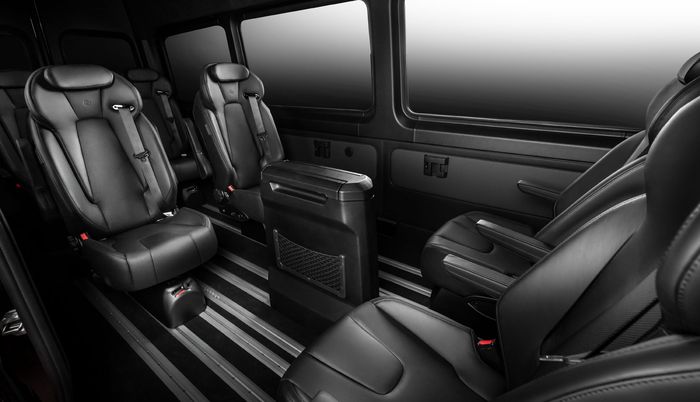 Tampilan kabin sporty Mercedes-Benz Sprinter garapan Carlex Design