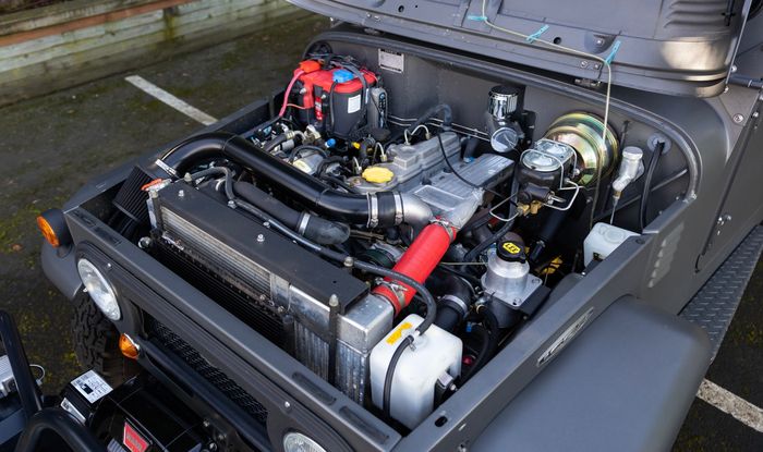 Restomod Toyota Land Cruiser FJ40 pakai mesin 4-silinder 2.800 cc turbo diesel