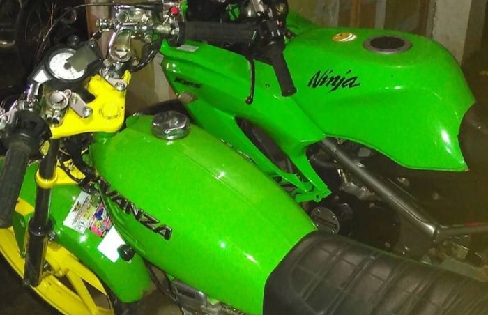 Honda CB ber-emblem Toyota Avanza