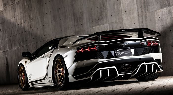 Lamborghini Aventador S besutan Rowen