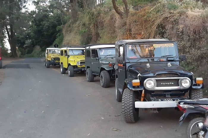 Armada jip wisata Gunung Bromo