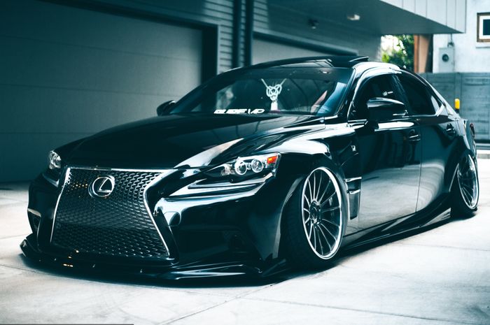 Modifikasi Lexus IS 300 bergaya VIP Style yang datang dari Amerika Serikat