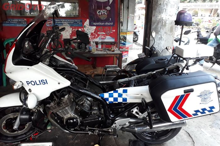 Yamaha xj900p sedang melakukan servis besar