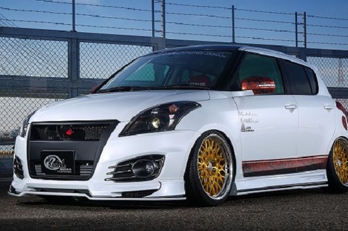 Suzuki Swift dengan modifikasi sporti 