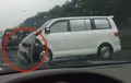 Suzuki APV Melintang di Tol, Wajah Cacat, Tampar Pantat Suzuki Escudo Hingga Ringsek