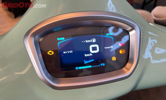 Panel indikator Vespa GTS 80th Anniversary sudah TFT dan bisa menampilkan navigasi