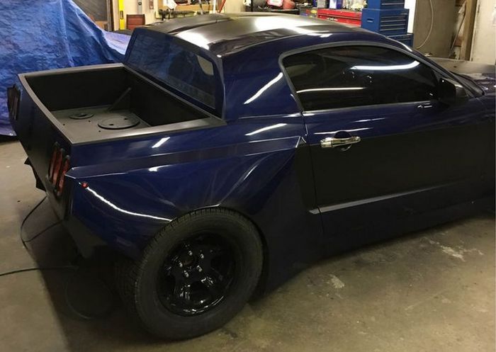 Modifikasi Ford Mustang pikap tampil gambot dengan roda ukuran lebar