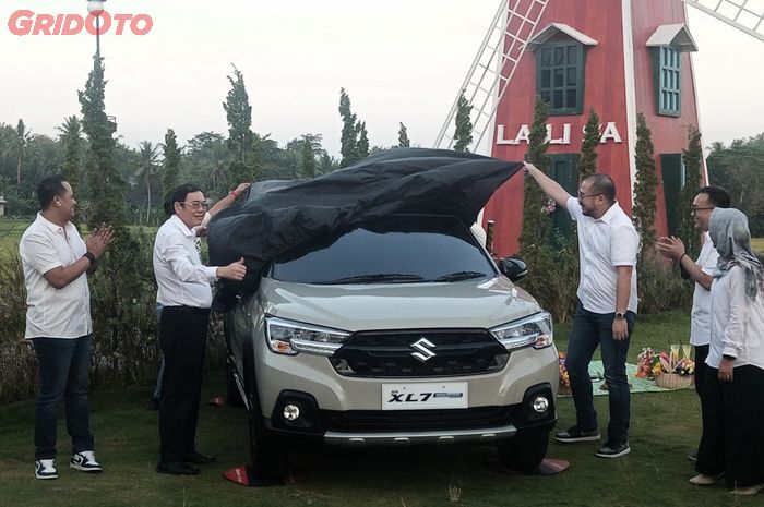Suzuki XL7 Hybrid diskon puluhan juta sampai 30 Juni 2023 di Yogyakarta