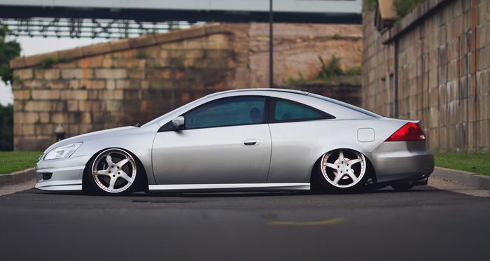 Tampilan samping Honda Accord Coupe VIP Style 