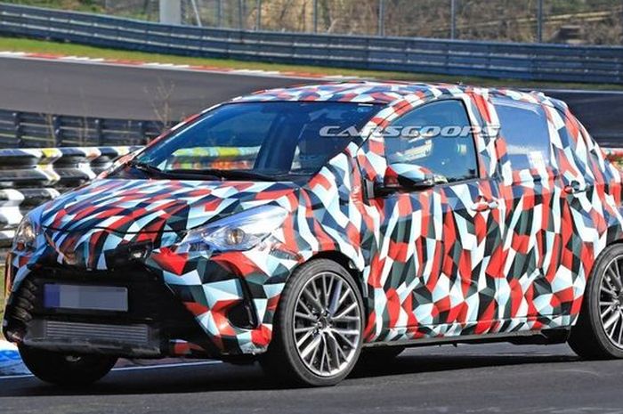 Hatchback misterius yang diduga sebagai Toyota Yaris anyar
