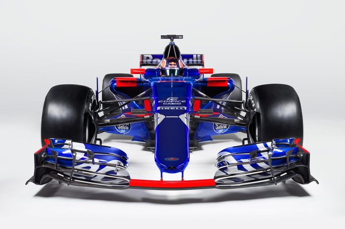 Mobil Scuderia Toro Rosso STR12 yang digunakan pada musim balap F1 2017