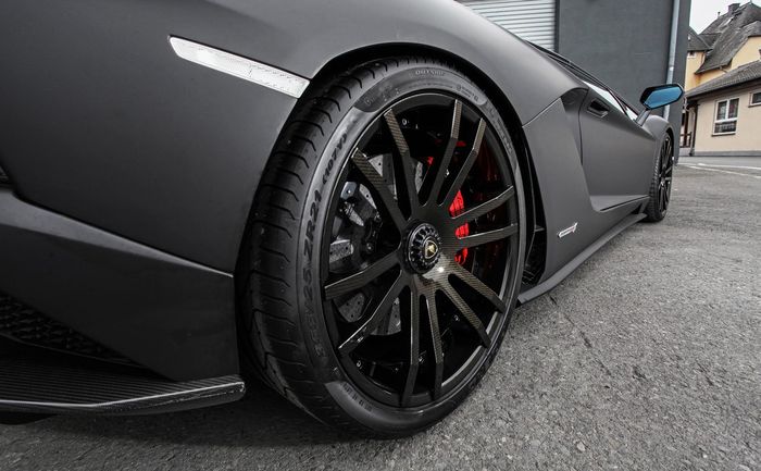 Tampilan pelek Wheelsandmore di Lamborghini Aventador S Roadster