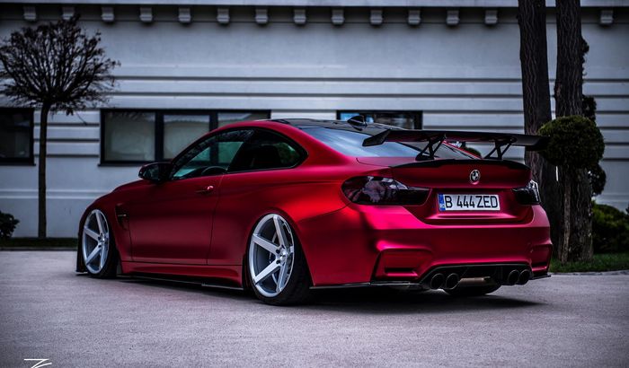 Tampilan belakang BMW M4