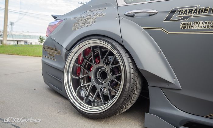 Honda Accord pasang pelek lansiran W Work M1 berukuran 19 inci