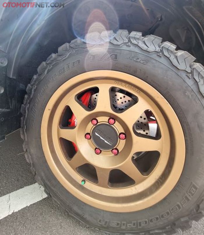 Pelek pakai Method 701 18 inci dengan ban BF Goodrich AT KO2 265/60R18