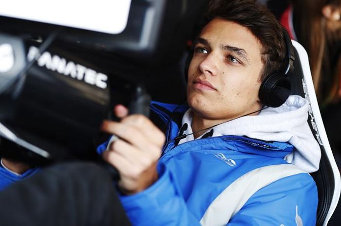 Lando Norris, test driver timMcLaren akan memulai balapan pertamanya di F1 tahun depan