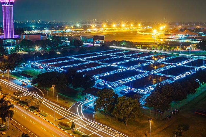 Fasilitas parkir inap di Bandara Internasional Soekarno-Hatta per Desember diberlakukan transaksi nontunai