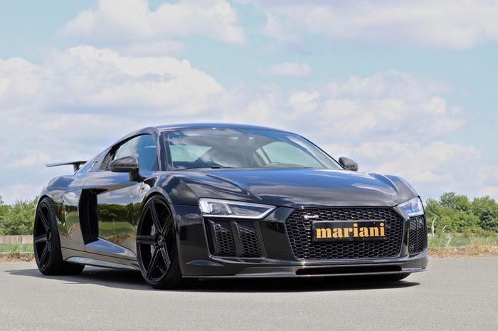 Modifikasi Audi R8 V10 dengan body kit custom Mariani