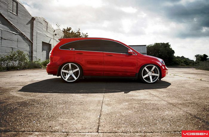 Tampilan samping Honda CR-V 'kura-kura' pakai pelek Vossen