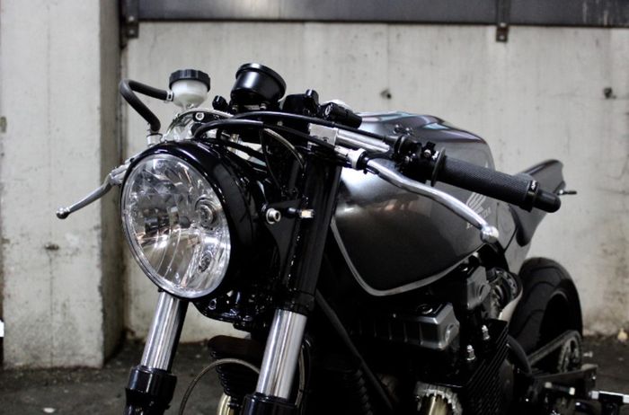 Honda CB750 F2 Nighthawk cafe racer dari L&eacute;tabli Garage