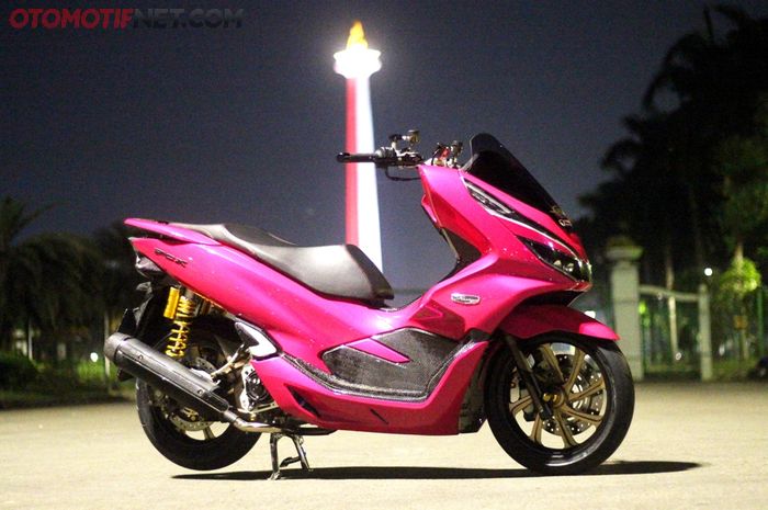 Honda PCX 150 pink