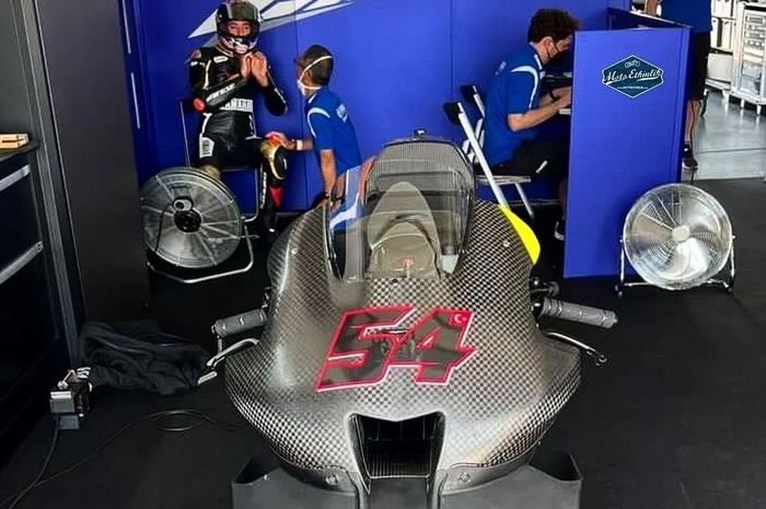 Toprak Razgatlioglu tes Yamaha YZR-M1