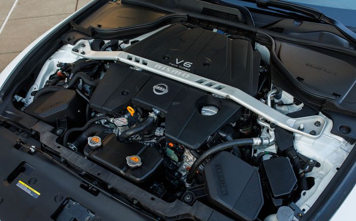 Mesin modifikasi Nissan Fairlady Z juga dipasok part-part performa tinggi