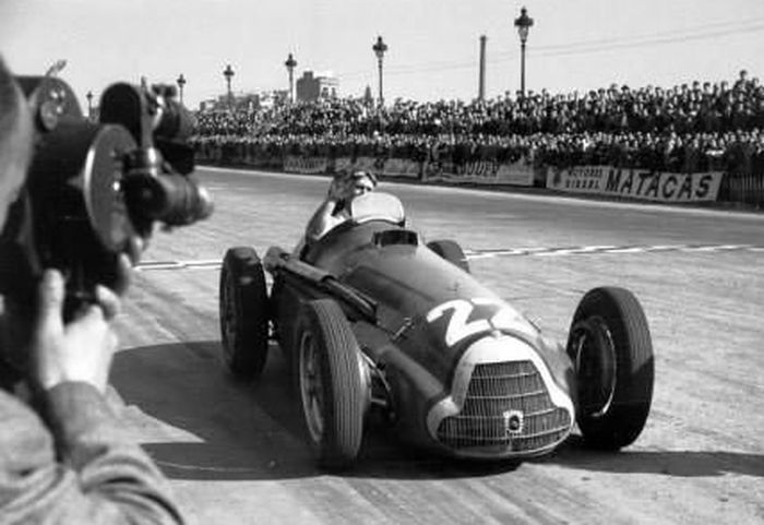 Juan Manuel Fangi, pembalap terakhir yang menang untuk Alfa Romeo pada 1951