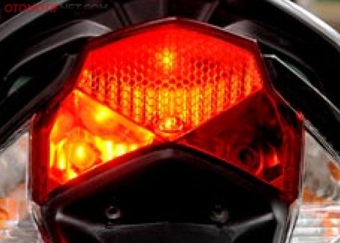 Ganti Bohlam Lampu Belakang Vario 125 Bikin Nyalanya Agresif