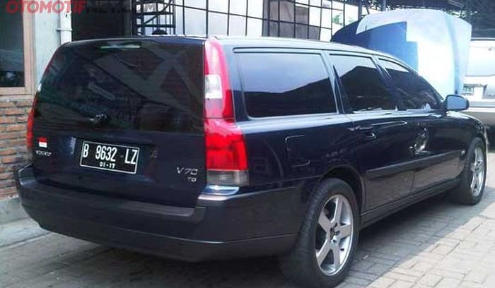 Ilustrasi Volvo V70 T5