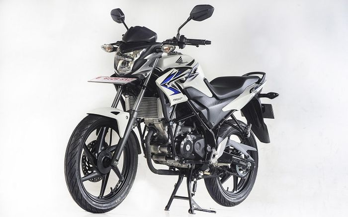 Generasi pertama Honda CB150R