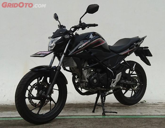 Honda New CB150R dibekali mesin DOHC