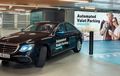 Tinggal Pencet, Mercedes-Benz Bisa Cari Parkir Sendiri