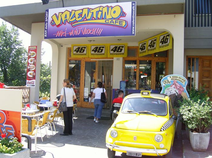 Cafe dengan nuansa Valentino Rossi di Tavullia