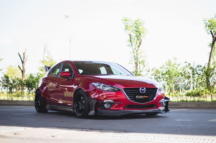 Modifikasi Mazda 3 tampil keren pakai body kit ala Rocket Bunny