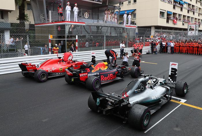 Bagaimana perjalanan karier Daniel Ricciardo tahun depan, tetap di Red Bull, pindah ke Ferrari atau Mercedes?